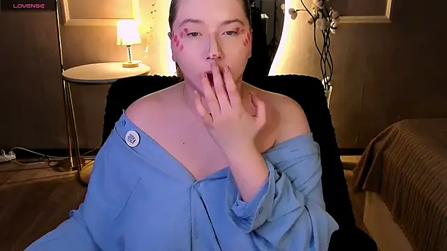 Snapshot of Selena_Muse chatting on February 6, 2026, 1:29 pm Selena Muse online show from February 6, 2026, 1:29 pm