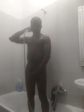 Snapshot of Kwasi-a chatting on October 13, 2025, 3:35 pm Kwasi-a online show from October 13, 2025, 3:35 pm