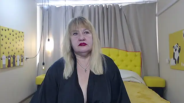 Snapshot of EmmaEllison chatting on March 8, 2026, 7:11 am EmmaEllison online show from March 8, 2026, 7:11 am