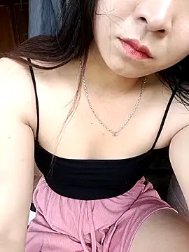 xianglove online show from October 3, 2025, 2:26 am