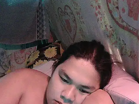 Snapshot of Huntrix2025 chatting on June 20, 2026, 5:45 am Huntrix2025 online show from June 20, 2026, 5:45 am