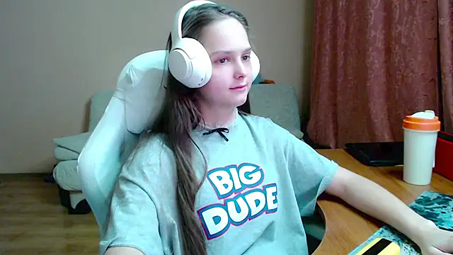 Snapshot of SharybbFace chatting on November 5, 2025, 3:04 pm SharybbFace online show from November 5, 2025, 3:04 pm