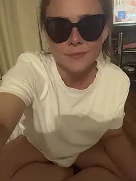 Snapshot of Mia_Winters chatting on August 6, 2026, 11:55 pm Mia Winters online show from August 6, 2026, 11:55 pm