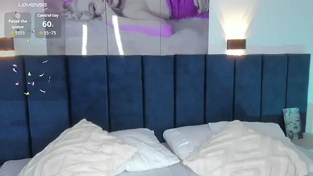 Snapshot of SharonLovee chatting on October 29, 2025, 10:20 pm SharonLovee online show from October 29, 2025, 10:20 pm