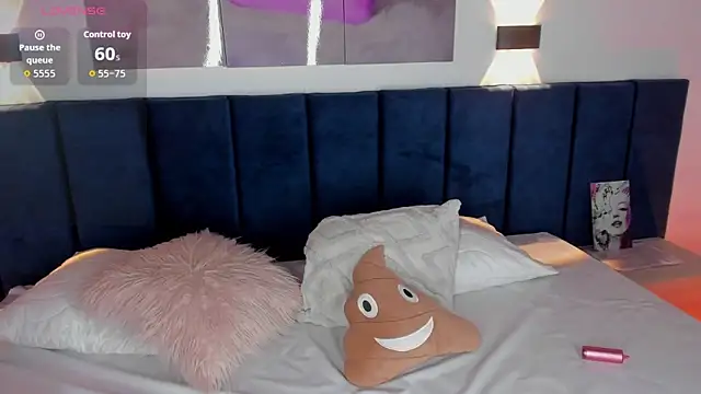 SharonLovee online show from February 21, 2026, 10:45 pm