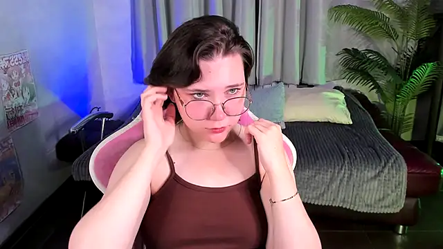 -SweetLili online show from September 20, 2025, 11:59 am
