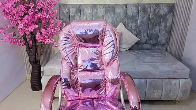 Snapshot of lilith4_s chatting on October 29, 2025, 8:30 pm lilith4 s online show from October 29, 2025, 8:30 pm