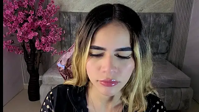 Snapshot of lilith4_s chatting on October 29, 2025, 3:16 am lilith4 s online show from October 29, 2025, 3:16 am