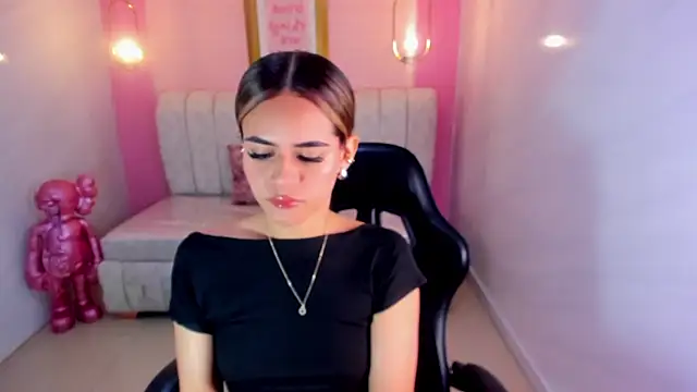 Snapshot of lilith4_s chatting on November 21, 2025, 8:19 pm lilith4 s online show from November 21, 2025, 8:19 pm