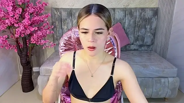 Snapshot of lilith4_s chatting on November 23, 2025, 8:08 pm lilith4 s online show from November 23, 2025, 8:08 pm