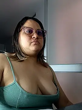 Snapshot of Chiki_hot92 chatting on October 13, 2025, 7:15 pm Chiki hot92 online show from October 13, 2025, 7:15 pm