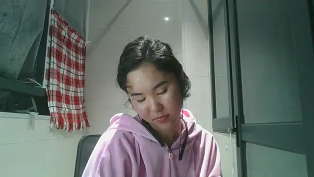 Snapshot of JennyCarpenter chatting on November 9, 2025, 11:36 am JennyCarpenter online show from November 9, 2025, 11:36 am