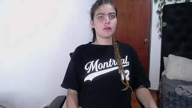 Snapshot of isabel_09 chatting on November 1, 2025, 3:02 am isabel 09 online show from November 1, 2025, 3:02 am