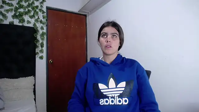 Snapshot of isabel_09 chatting on November 5, 2025, 3:09 am isabel 09 online show from November 5, 2025, 3:09 am