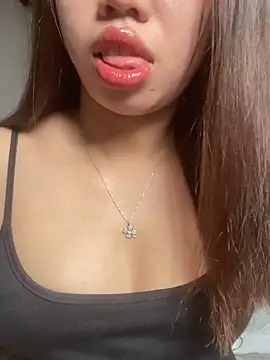 Rose-babyx online show from April 24, 2026, 2:02 am