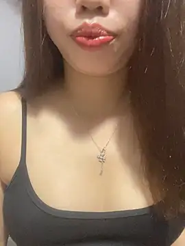 Rose-babyx online show from April 23, 2026, 12:40 pm
