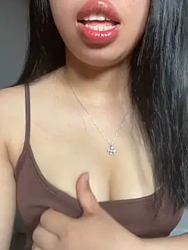 Snapshot of Rose-babyx chatting on June 15, 2026, 2:23 am Rose-babyx online show from June 15, 2026, 2:23 am