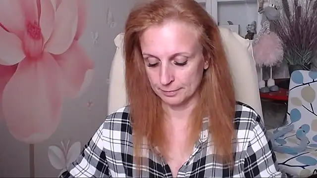 Snapshot of Venus_love1 chatting on June 19, 2026, 5:52 pm Venus love1 online show from June 19, 2026, 5:52 pm