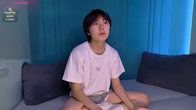 Snapshot of HeejinWang chatting on November 19, 2025, 8:20 pm HeejinWang online show from November 19, 2025, 8:20 pm