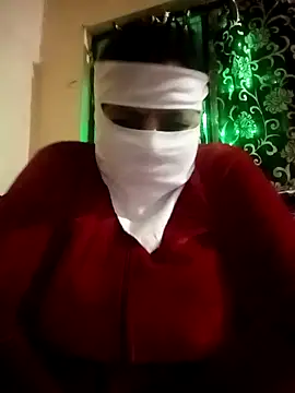 Snapshot of Love-890 chatting on November 18, 2025, 8:23 pm Love-890 online show from November 18, 2025, 8:23 pm