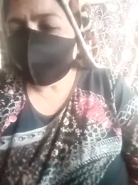 Snapshot of Love-890 chatting on November 18, 2025, 7:11 am Love-890 online show from November 18, 2025, 7:11 am