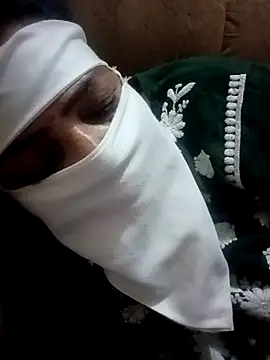 Snapshot of Love-890 chatting on November 3, 2025, 2:20 pm Love-890 online show from November 3, 2025, 2:20 pm