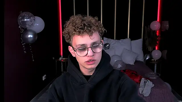 NathanCurl online show from October 21, 2025, 7:35 pm