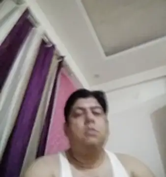 Snapshot of Love40777 chatting on May 7, 2026, 5:49 pm Love40777 online show from May 7, 2026, 5:49 pm