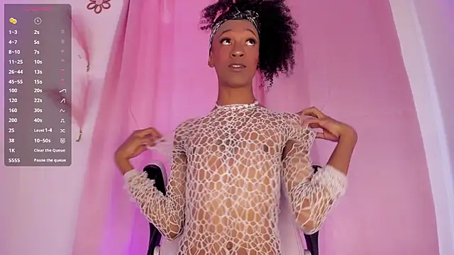 Snapshot of Mia_royal chatting on July 8, 2026, 4:18 pm Mia royal online show from July 8, 2026, 4:18 pm