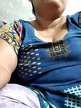 Mmm143 online show from July 5, 2026, 4:41 am