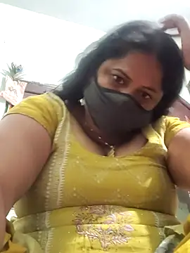 Snapshot of Mmm143 chatting on October 26, 2025, 1:06 am Mmm143 online show from October 26, 2025, 1:06 am