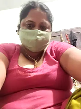 Snapshot of Mmm143 chatting on October 23, 2025, 5:44 pm Mmm143 online show from October 23, 2025, 5:44 pm