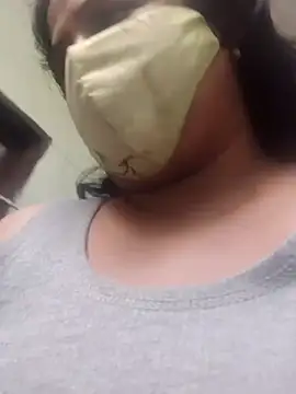 Snapshot of Mmm143 chatting on November 19, 2025, 7:08 am Mmm143 online show from November 19, 2025, 7:08 am