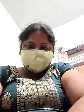 Snapshot of Mmm143 chatting on November 2, 2025, 2:16 am Mmm143 online show from November 2, 2025, 2:16 am