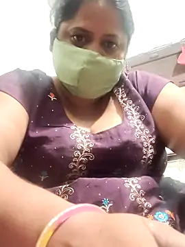 Snapshot of Mmm143 chatting on October 8, 2025, 7:36 pm Mmm143 online show from October 8, 2025, 7:36 pm