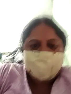 Snapshot of Mmm143 chatting on November 6, 2025, 5:50 pm Mmm143 online show from November 6, 2025, 5:50 pm