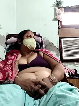 Snapshot of Mmm143 chatting on November 13, 2025, 6:17 am Mmm143 online show from November 13, 2025, 6:17 am