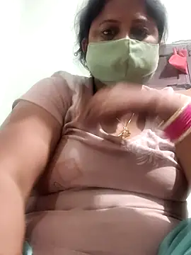 Snapshot of Mmm143 chatting on October 13, 2025, 11:38 pm Mmm143 online show from October 13, 2025, 11:38 pm