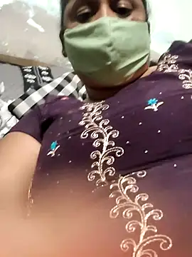 Snapshot of Mmm143 chatting on October 7, 2025, 3:57 pm Mmm143 online show from October 7, 2025, 3:57 pm