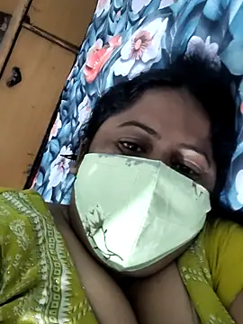 Snapshot of Mmm143 chatting on October 26, 2025, 1:33 pm Mmm143 online show from October 26, 2025, 1:33 pm