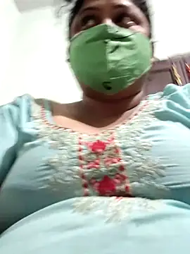 Snapshot of Mmm143 chatting on October 29, 2025, 7:57 pm Mmm143 online show from October 29, 2025, 7:57 pm