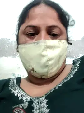 Snapshot of Mmm143 chatting on November 18, 2025, 4:38 am Mmm143 online show from November 18, 2025, 4:38 am