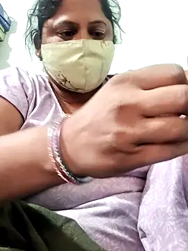 Snapshot of Mmm143 chatting on November 27, 2025, 4:02 am Mmm143 online show from November 27, 2025, 4:02 am