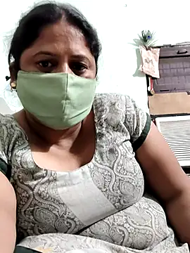 Snapshot of Mmm143 chatting on October 19, 2025, 9:50 pm Mmm143 online show from October 19, 2025, 9:50 pm