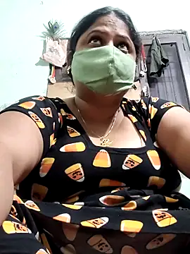 Snapshot of Mmm143 chatting on October 17, 2025, 7:26 pm Mmm143 online show from October 17, 2025, 7:26 pm