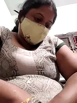 Snapshot of Mmm143 chatting on November 10, 2025, 4:56 pm Mmm143 online show from November 10, 2025, 4:56 pm