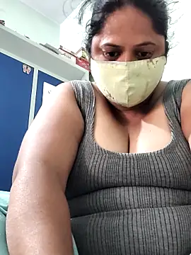 Snapshot of Mmm143 chatting on November 14, 2025, 5:44 am Mmm143 online show from November 14, 2025, 5:44 am