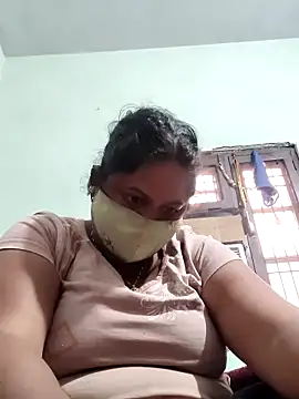 Snapshot of Mmm143 chatting on December 14, 2025, 3:13 am Mmm143 online show from December 14, 2025, 3:13 am