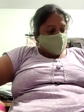 Snapshot of Mmm143 chatting on October 22, 2025, 5:56 pm Mmm143 online show from October 22, 2025, 5:56 pm