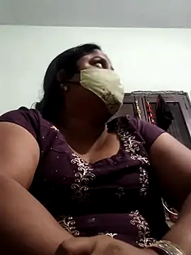 Snapshot of Mmm143 chatting on November 8, 2025, 5:27 pm Mmm143 online show from November 8, 2025, 5:27 pm